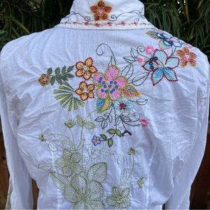 Johnny Was Embroidered Shirt Top Size Medium - So Cute!